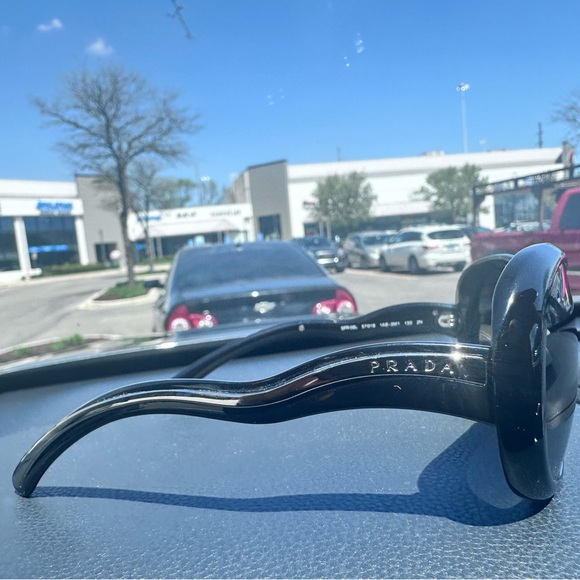 Original PRADA sunglasses - Picture 4 of 5